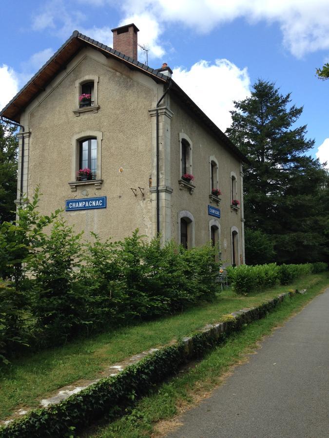 La Gare Aux Oiseaux Champagnac-la-Rivière Exterior foto